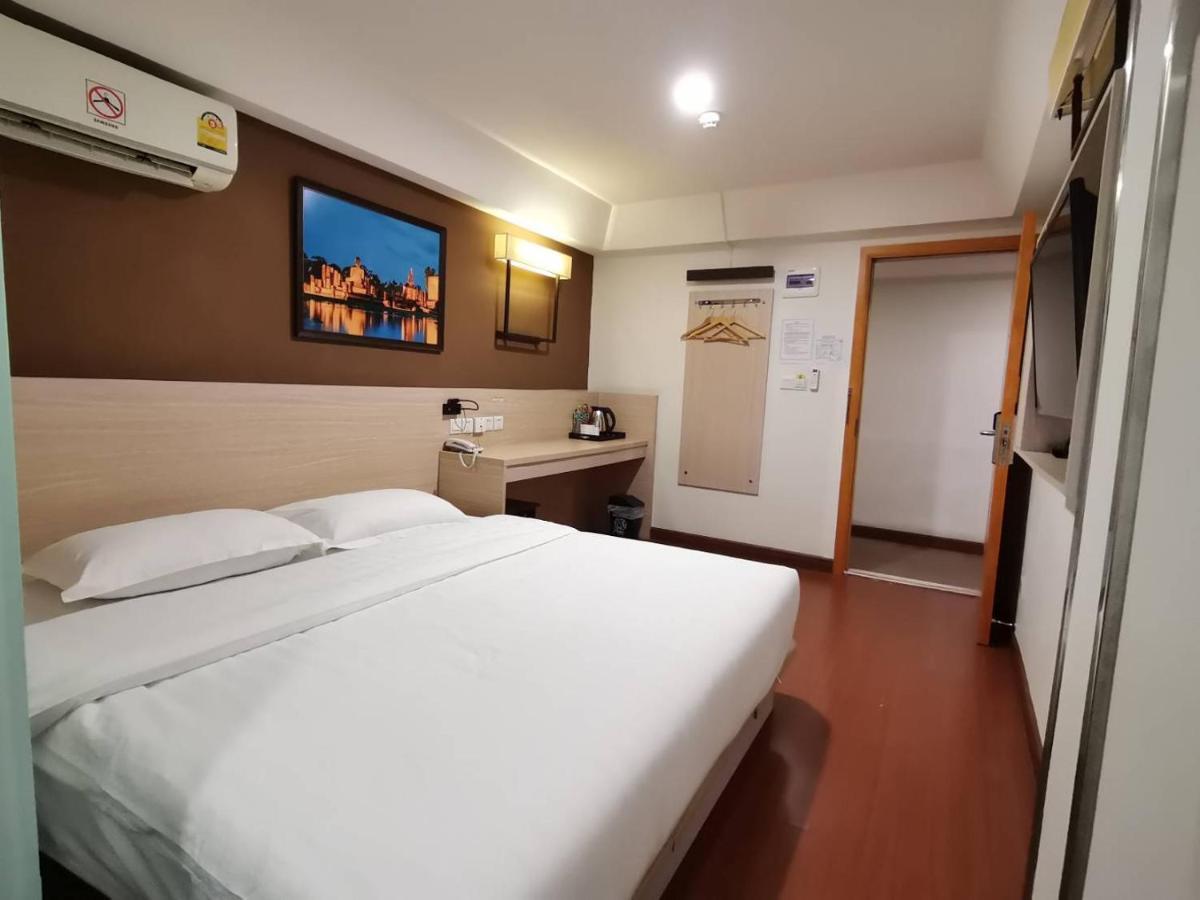 Chiang Roi 7 Days Inn Chiang Mai Exterior photo