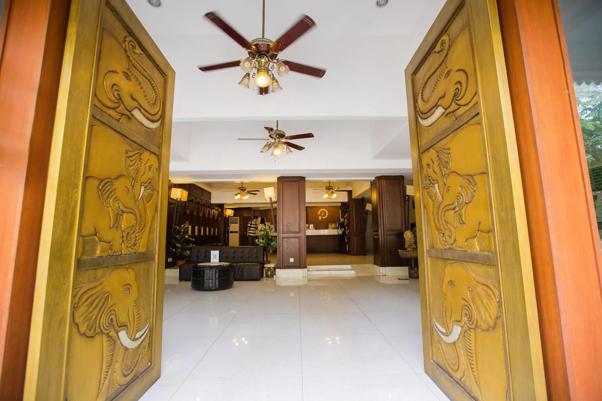 Chiang Roi 7 Days Inn Chiang Mai Exterior photo